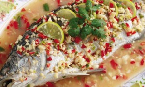 Steamed sea bass with lemon